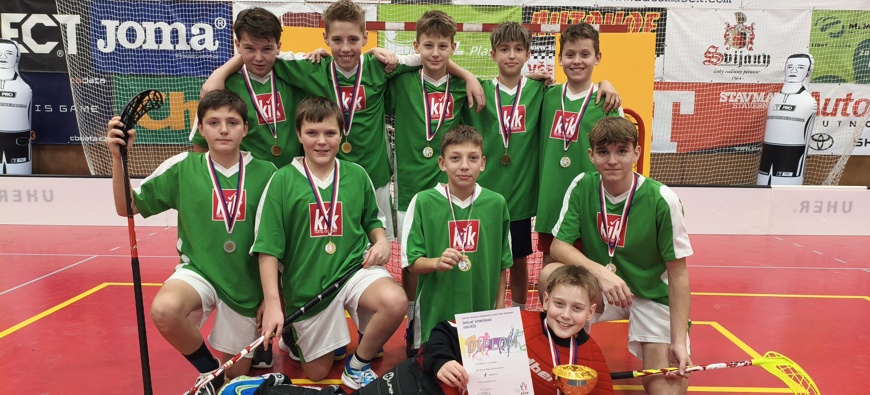 Naši chlapci ovládli krajské finále ve florbalu!
